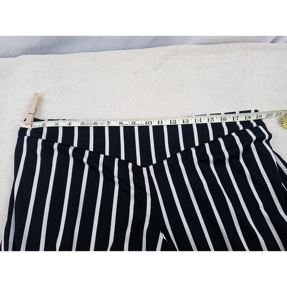 Carson Kressley Capri Pants Women's‎ Size 1X Black & White Stripe Wide Leg Pants - Picture 3 of 12